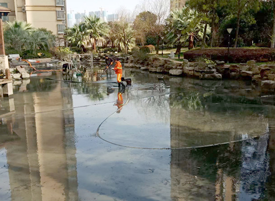 蕲春景观池淤泥清理