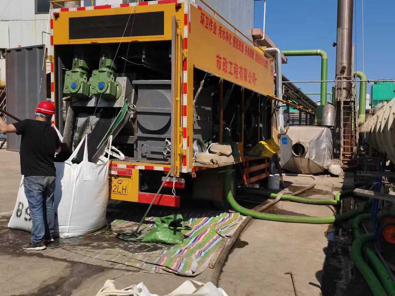 蕲春淤泥压干处理